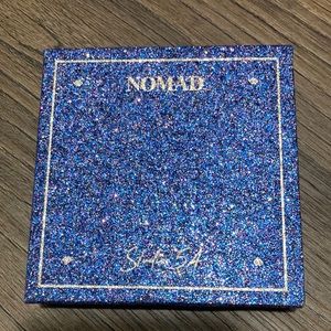 Nomad Studio 54 Discoshadow Palette
MULTI-CHROME EYESHADOW PALETTE